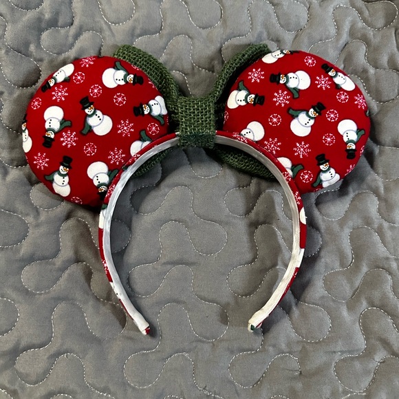 Disney Winter Minnie Ears - Picture 2 of 2